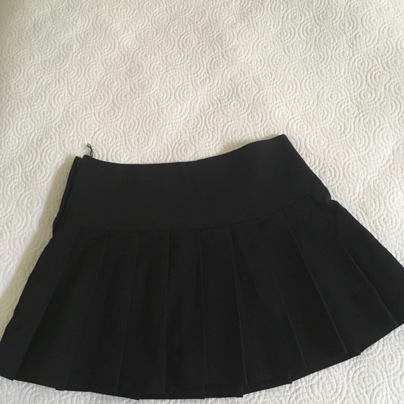 Black skirt - Picture 2 of 3